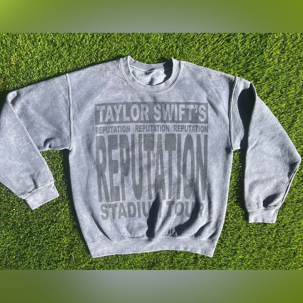 TAYLOR SWIFT Reputation Stadium Concert tour Sweatshirt Stonewash Gray Medium